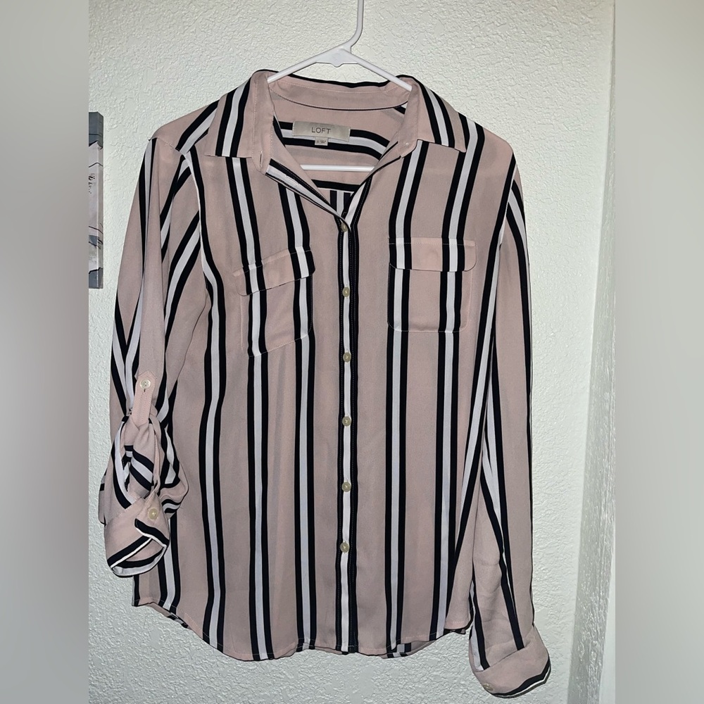 🌸professional polyester Loft pink striped button down